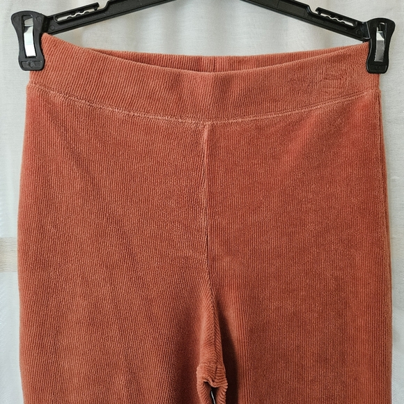📌136 AMERICAN EAGLE AHH-MAZINGLY SOFT HIGH RISE KNIT FLARE WOMEN'S SIZE SMALL - Picture 1 of 7